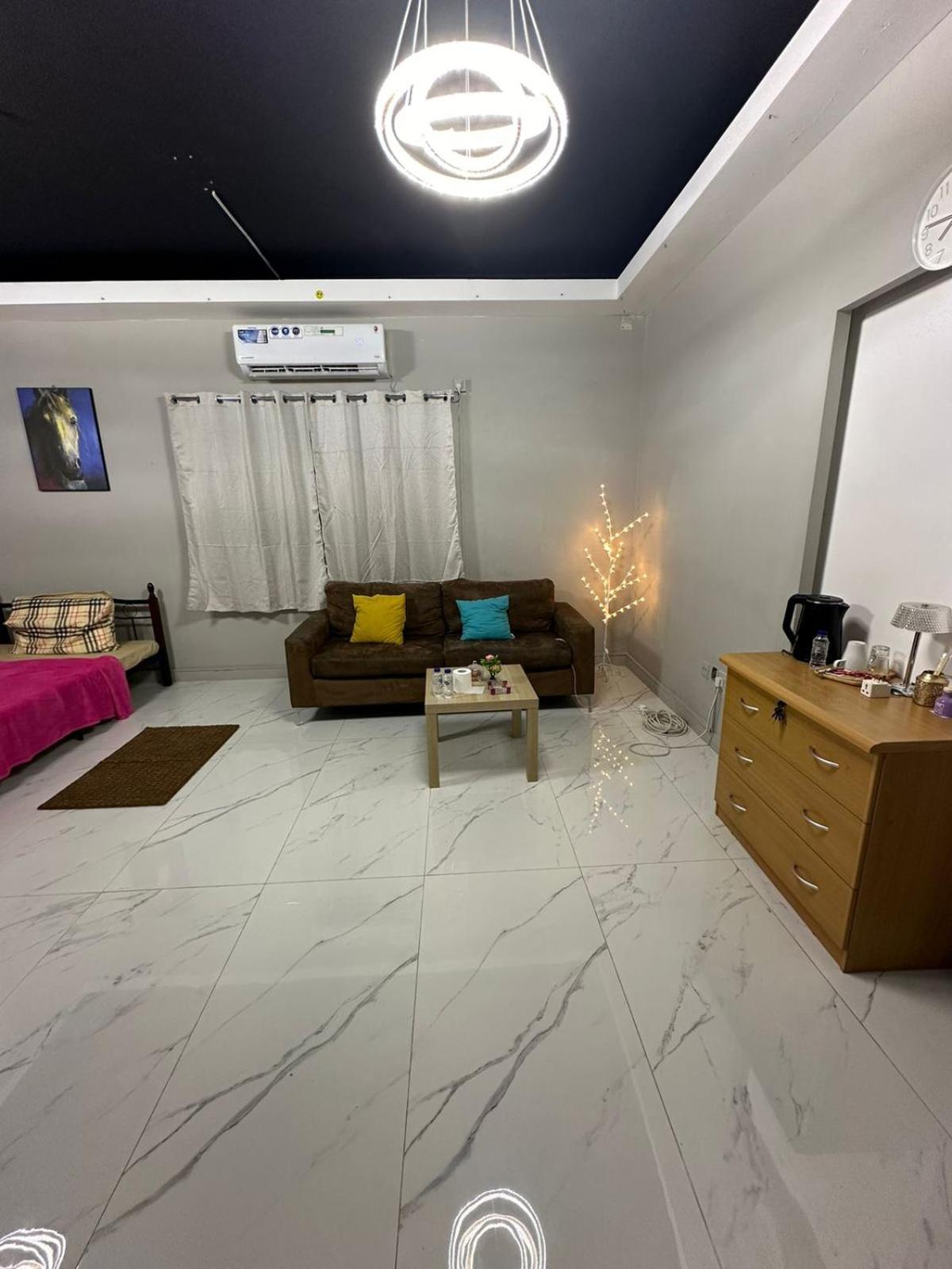 Cozy Corner 2024 Appartement Abu Dhabi Buitenkant foto